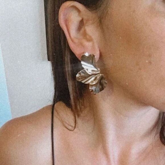 Silver hammered flower earrings #487 - Picture 2 of 3